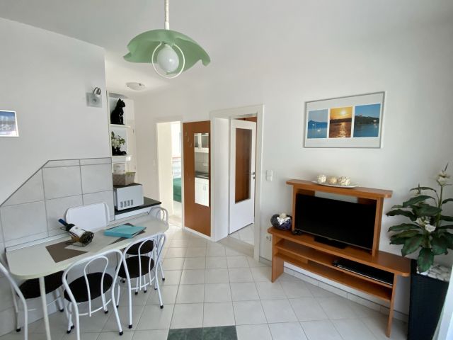 Modernes Ferienhaus mit Pool, Klima, Sauna in Balatonszarszo bis 8 Personen – Foto 9