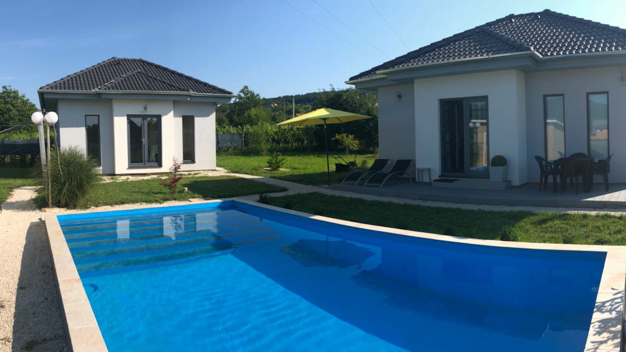 Ferienhaus in Abrahamhegy mit Pool und Klima zur all. Nutzung max.6 Pers. – Foto 1
