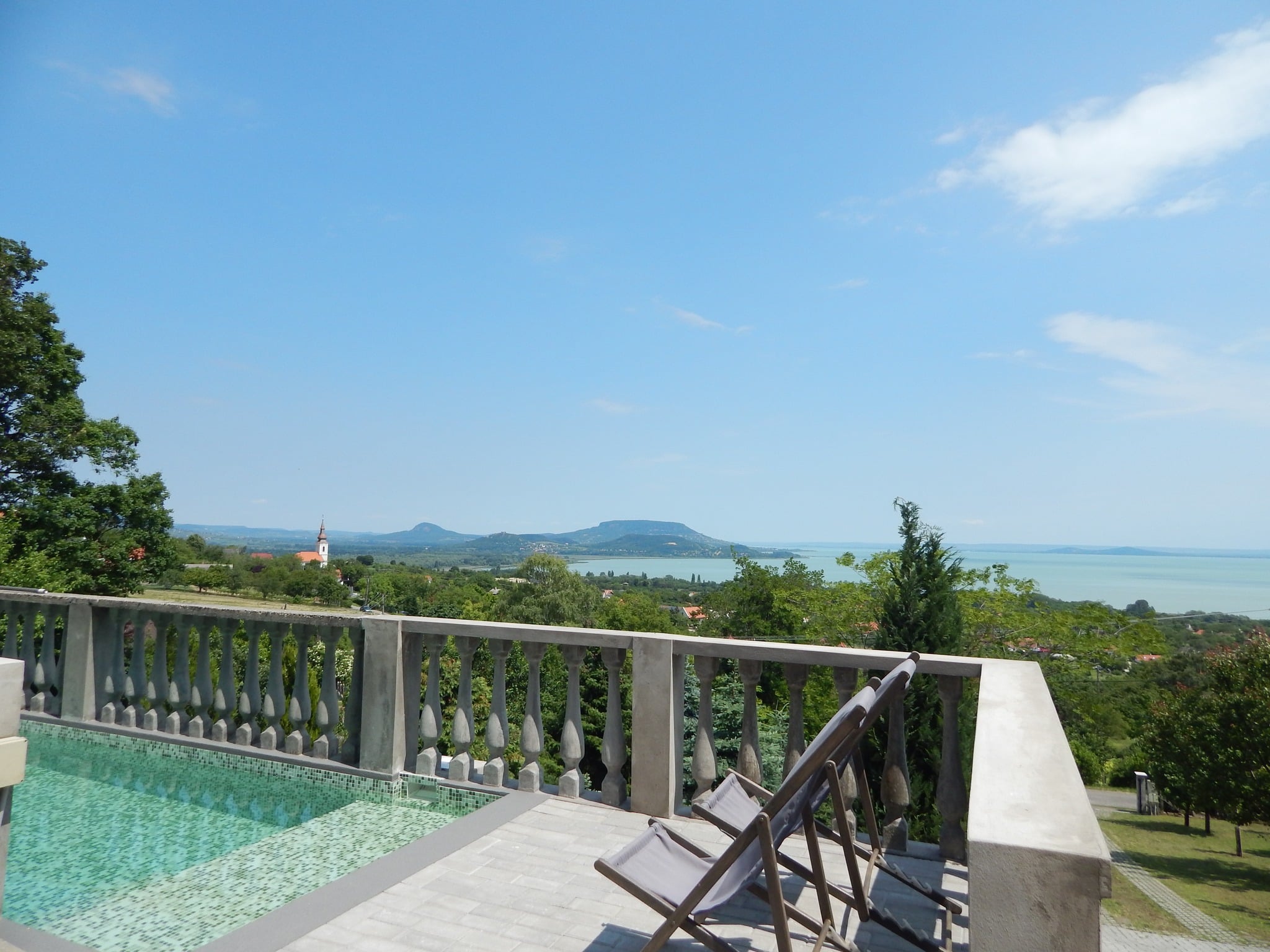 Ferienhaus mit Seeblick und privatem Pool, Klima, Internet, all. Nutzung bis 5 Personen – Foto 3
