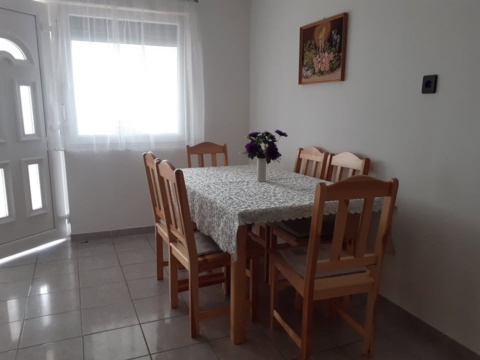 Ferienhaus mit Seeblick und privatem Pool, Klima, Internet, all. Nutzung bis 5 Personen – Foto 8