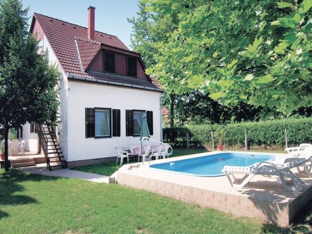 Ferienhaus in Siofok (Szantod) zur alleinigen Nutzung mit Pool, max. 12 Personen – Foto 1